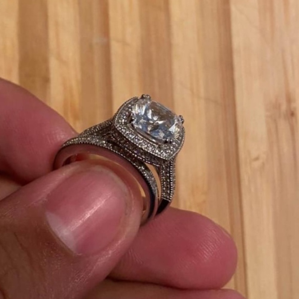 Wedding/Engagement Ring